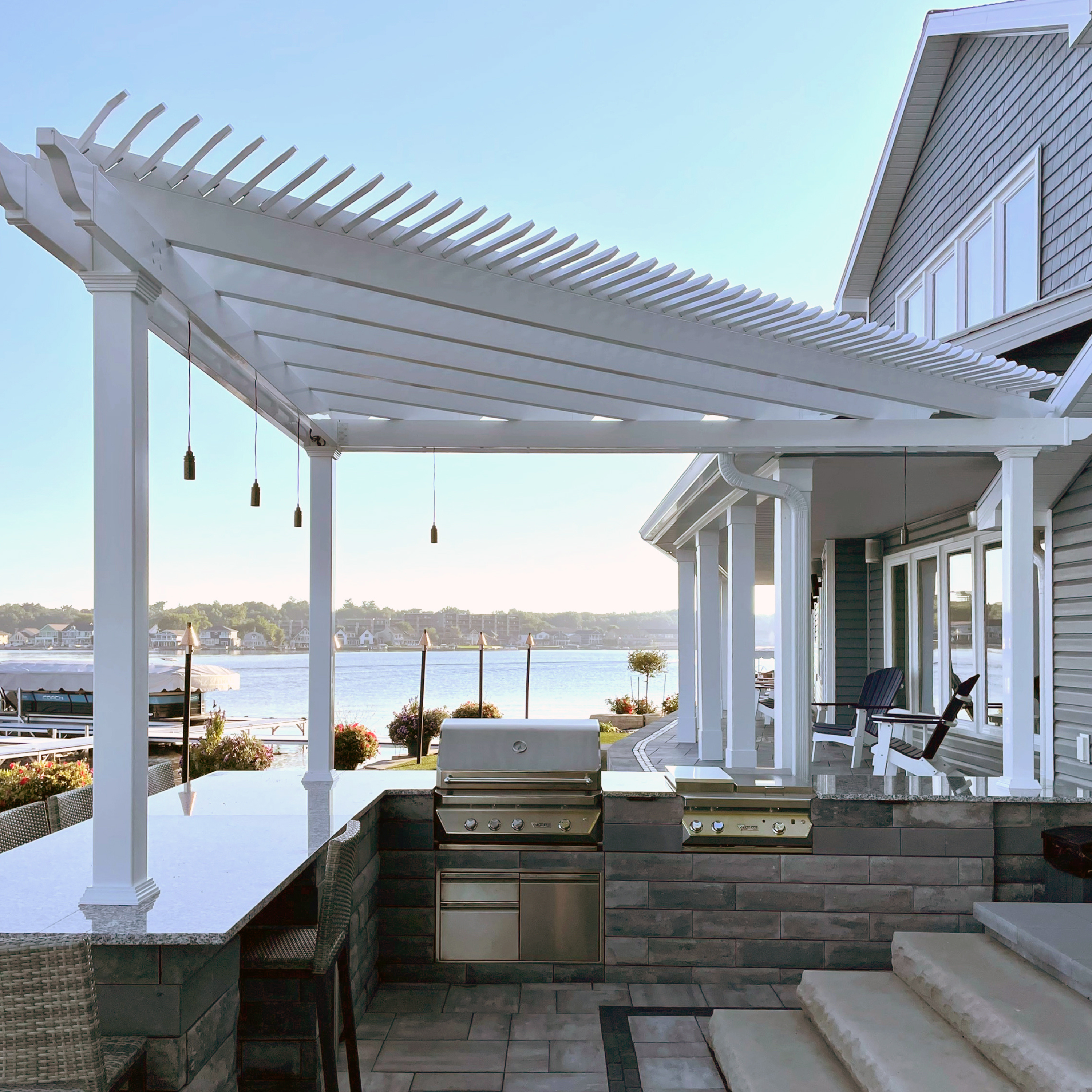 Custom triangle pergola by Moda Pergolas