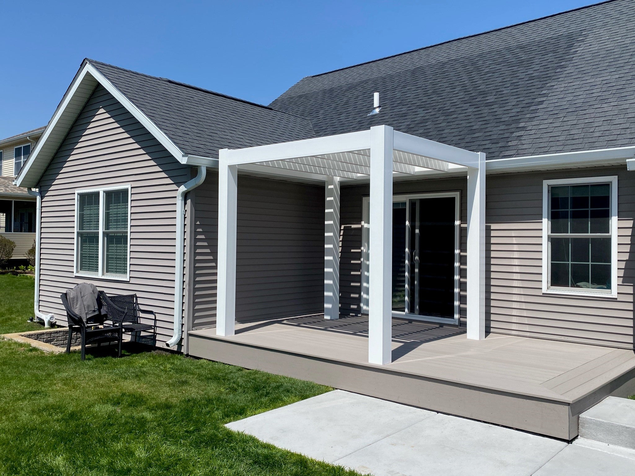 Modern 24-Ft Deep Free-Standing Pergola Kit by Desired Width
